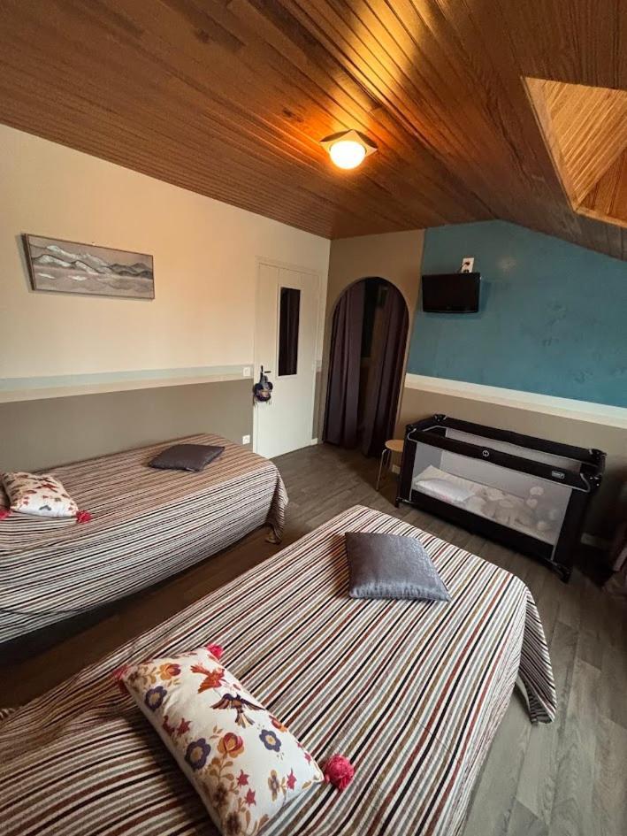 Auberge De La Normandie Junhac Kültér fotó
